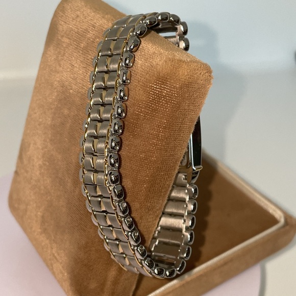 Vintage CROSS Swiss Timepiece Watch Stainless Steel Yellow Gold Water Resistant - Picture 5 of 15